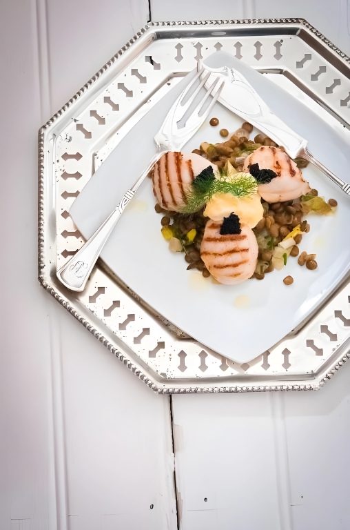 Seared scallops on lentils