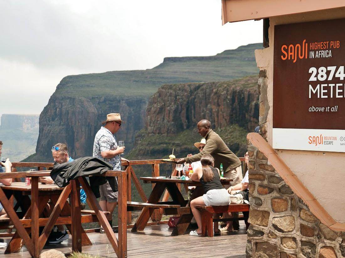 The deck at the top of the pass, at 2,874 metres